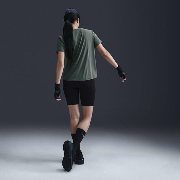 Nike One Classic Women's Dri-FIT Short-Sleeve Top - Picture 6 of 11